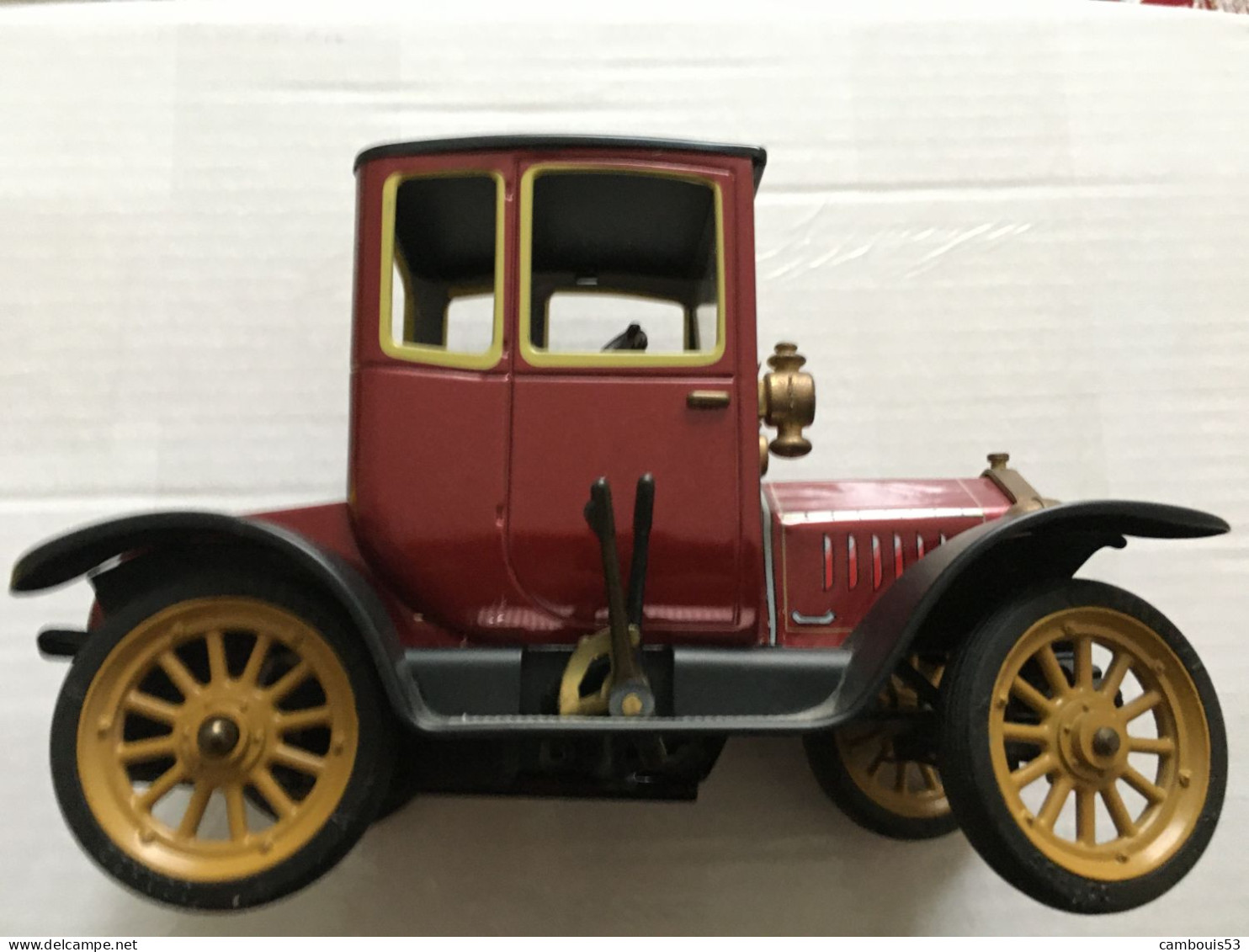 Schuco Oldtimer Ford T Coupe 1917 - Massstab 1:32