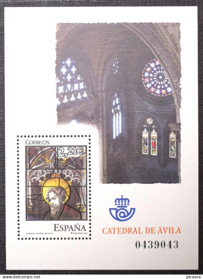 España Spain  2005 Vidrieras Catedral Ávila  Mi BL147  Yv BF145  Edi 4196  Nuevo New MNH ** - Vetri & Vetrate