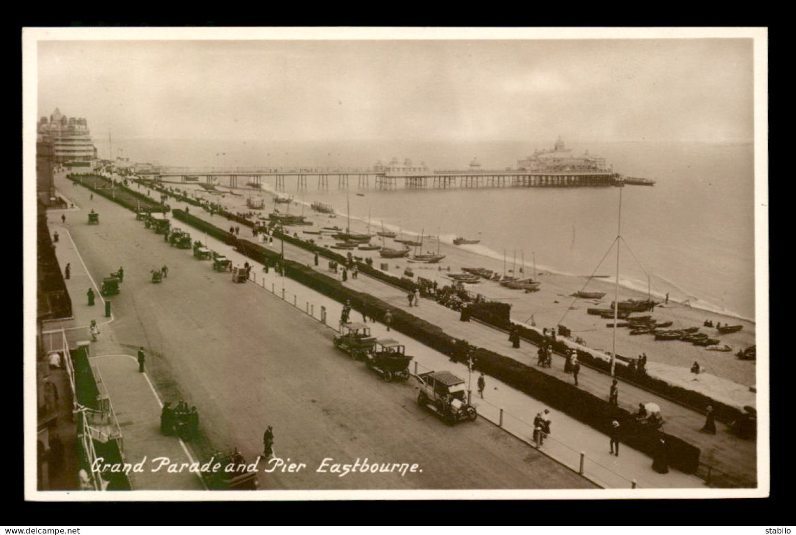 ROYAUME-UNI - ANGLETERRE - EASTBOURNE - GRAND PARADE AND PIER - Eastbourne