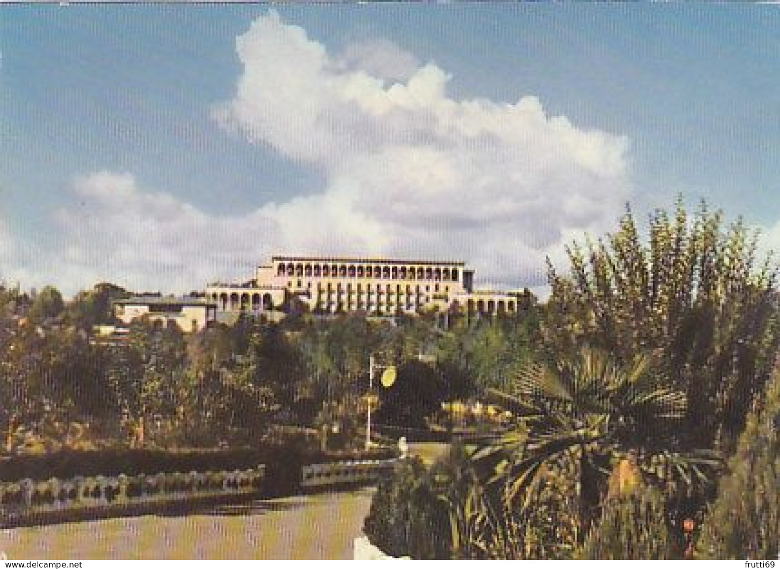 AK 203015 GEORGIA - Sanatorium Metallurg In The Spa Of Tskhaltubo - Géorgie