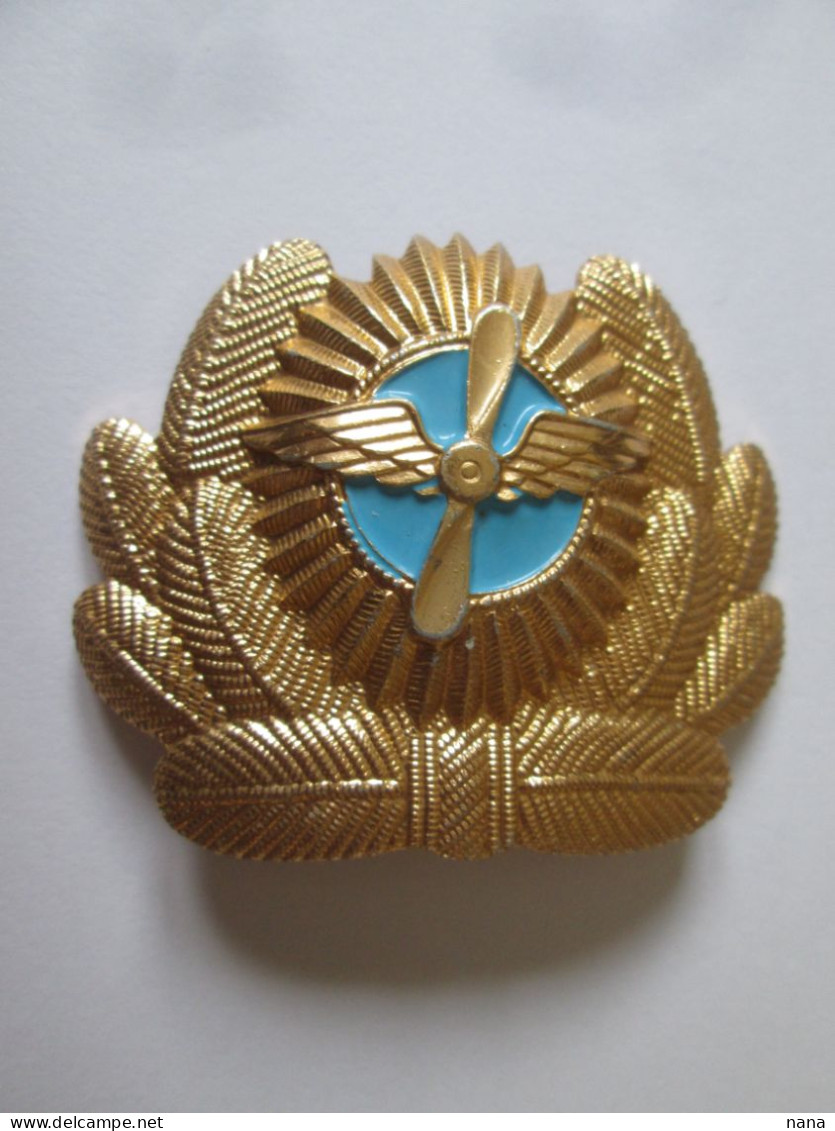 Insigne Neuf De Casquette De Pilote Civil Ukrainien Vers 1996/Ukrainian Civilian Pilot Cap Badge Around 1996 - Luchtballons