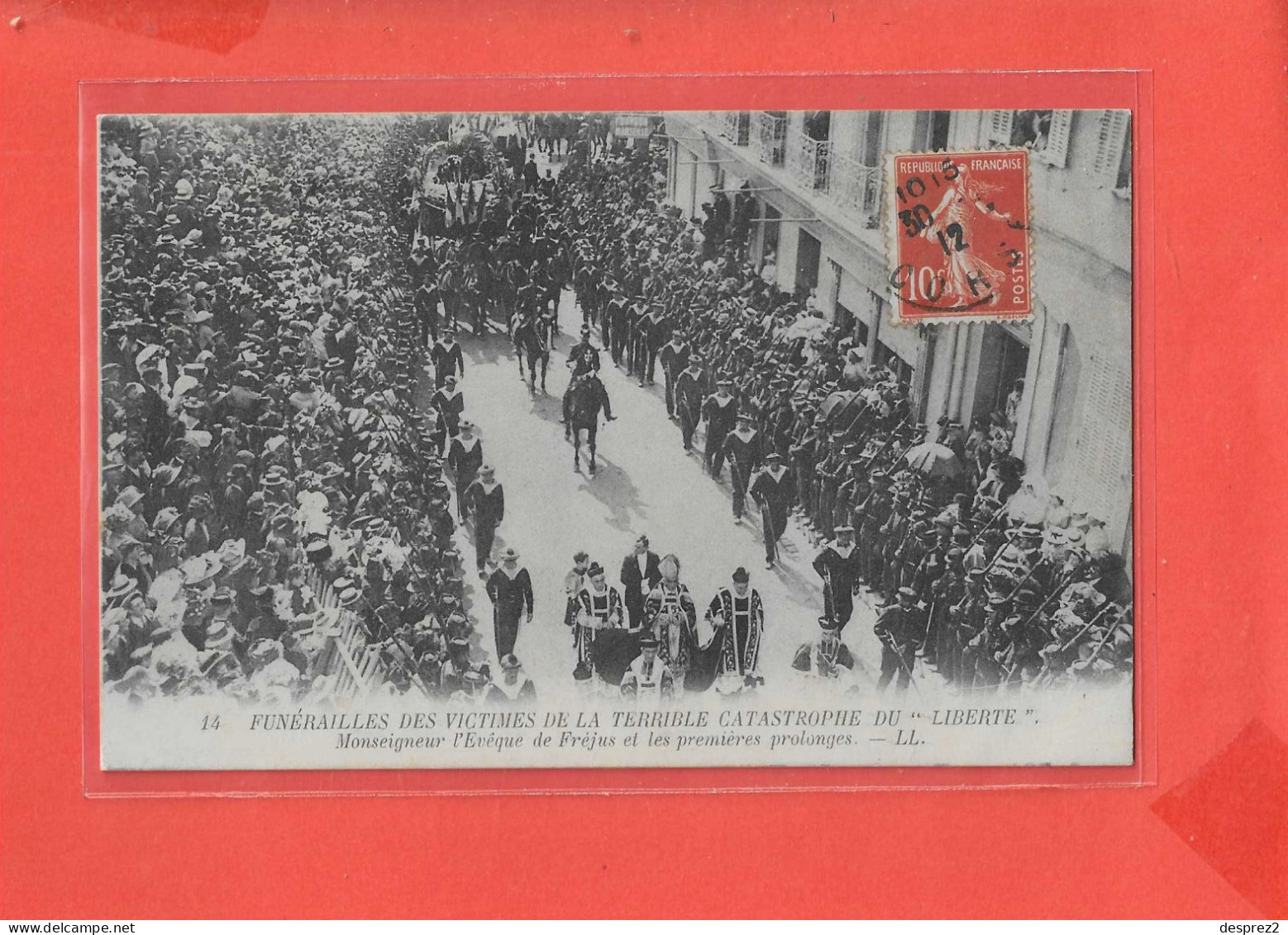 FUNERAILLES Des Victimes Du Liberté Cpa Animée Monseigneur L ' Eveque De Fréjus ...             14 LL - Funerali