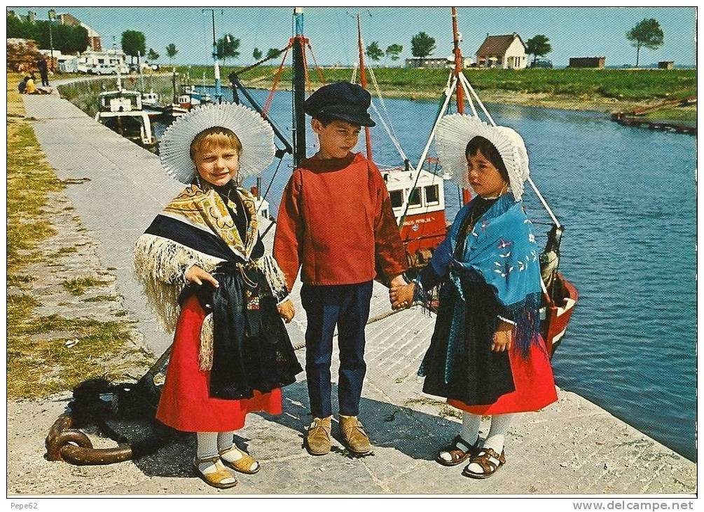 Folklore Côte D'opale-petites Filles En Costume Régional-cpm - Nord-Pas-de-Calais