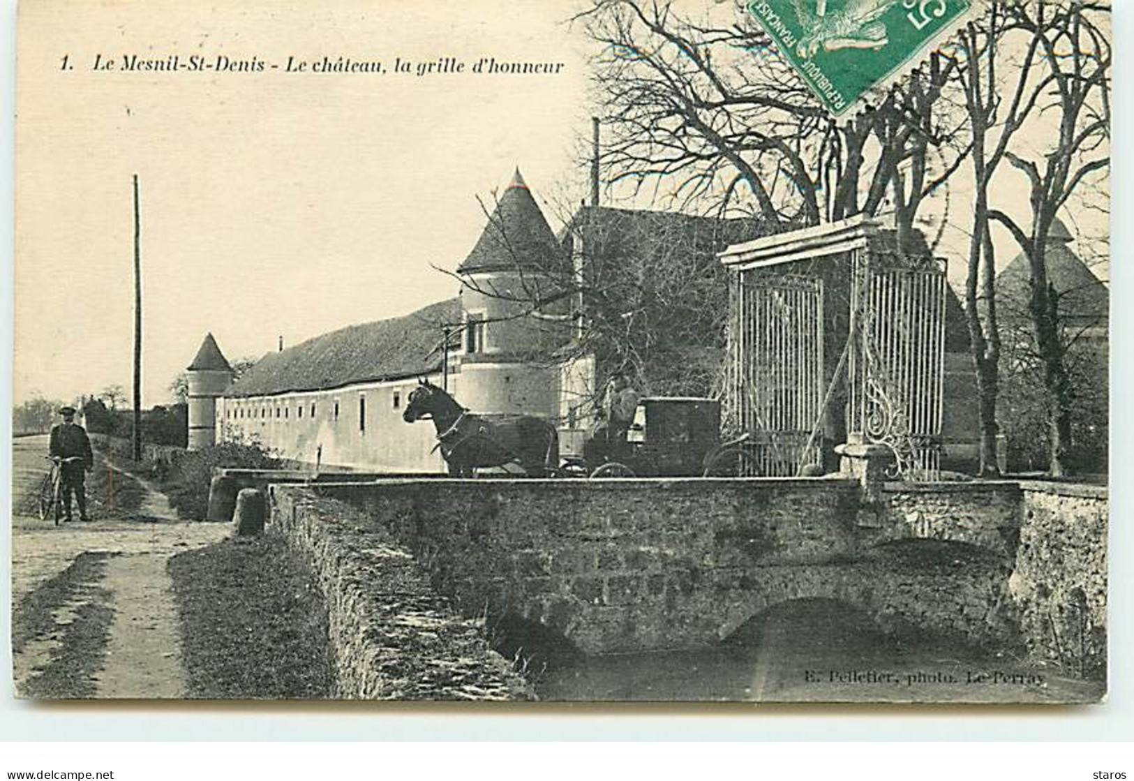 LE MESNIL SAINT-DENIS - Le Château, La Grille D'honneur - Le Mesnil Saint Denis