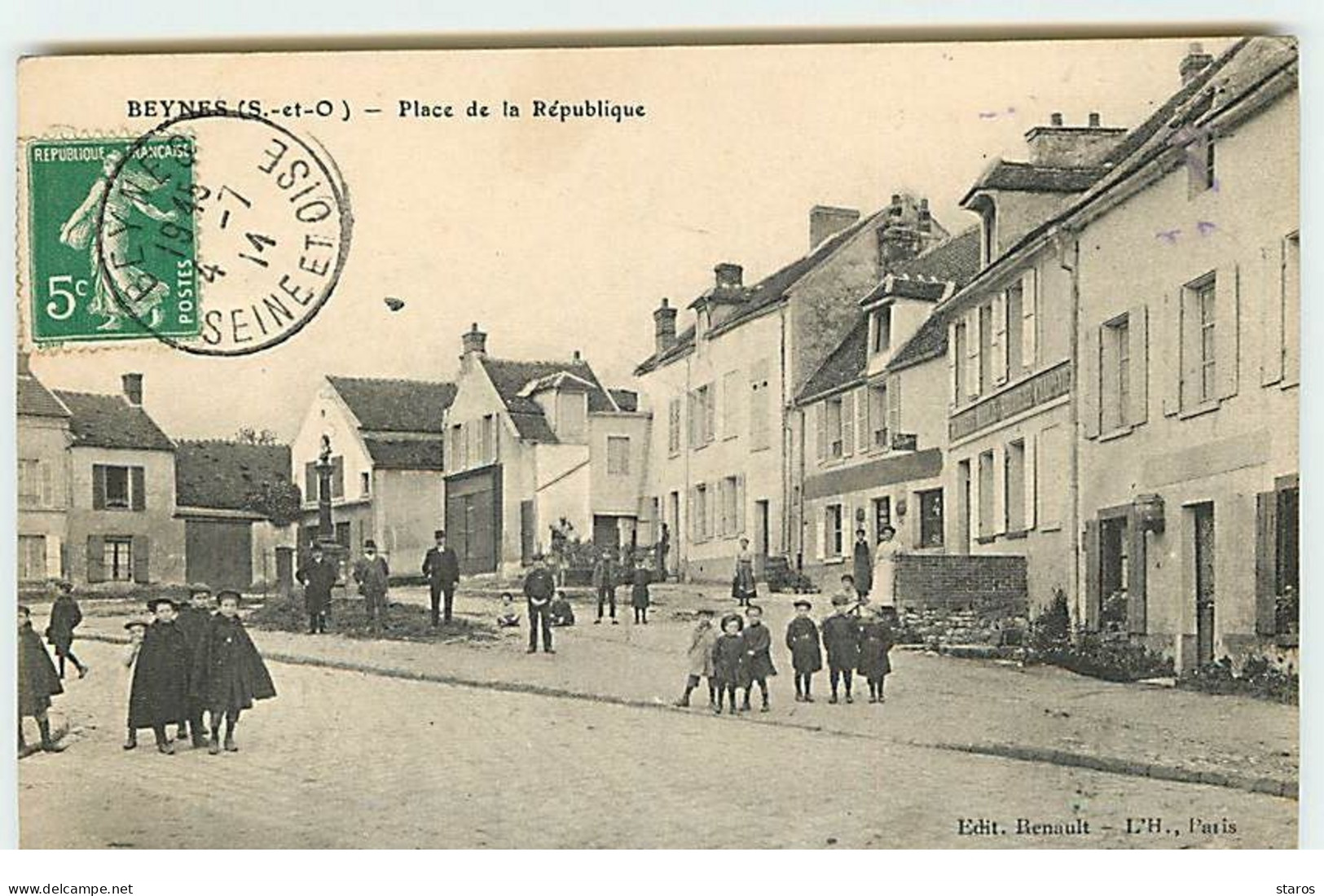 BEYNES - Place De La République - Beynes