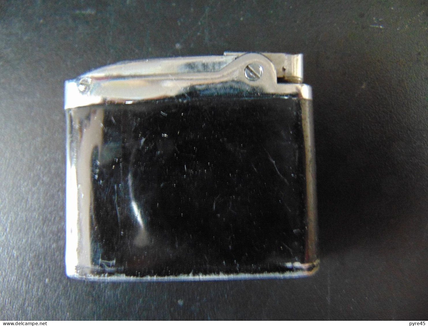 Briquet " Silver Match " dans sa boite an bakélite avec notice et clef