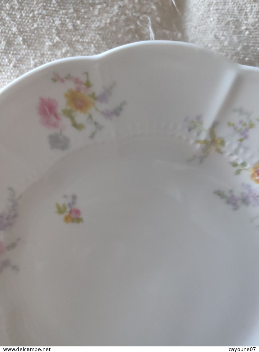 Charles Ahrenfeldt grand plat rond et creux de service en porcelaine de Limoges décor floral  1900/1915