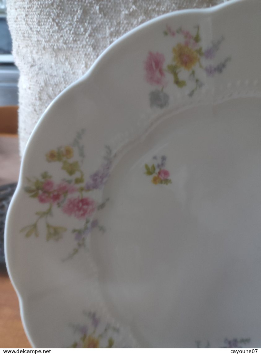 Charles Ahrenfeldt grand plat rond et creux de service en porcelaine de Limoges décor floral  1900/1915