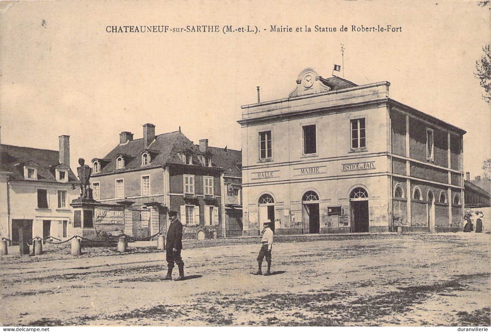 49 - Chateauneuf Sur Sarthe - Mairie Et Statue De Robert Le Fort. 1916 - Chateauneuf Sur Sarthe