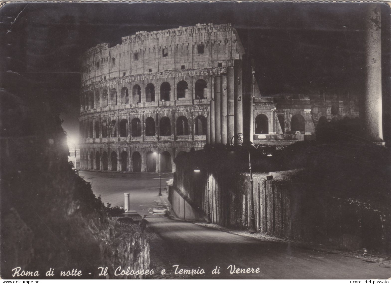 Cartolina Roma Di Notte - Il Colosseo E Tempio Di Venere - Colosseum