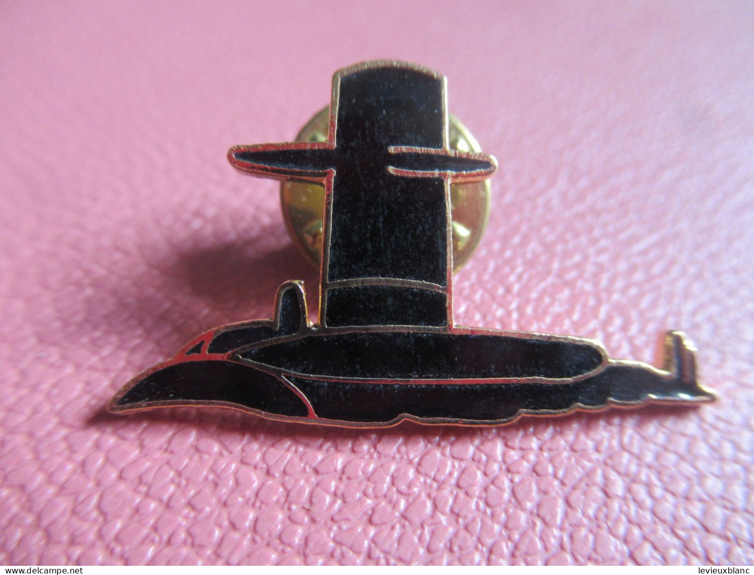 Pin's Armée / Sous-Marin / GF Groupe FIA/ Marine / Vers  1980-1990              INS179 - Boten