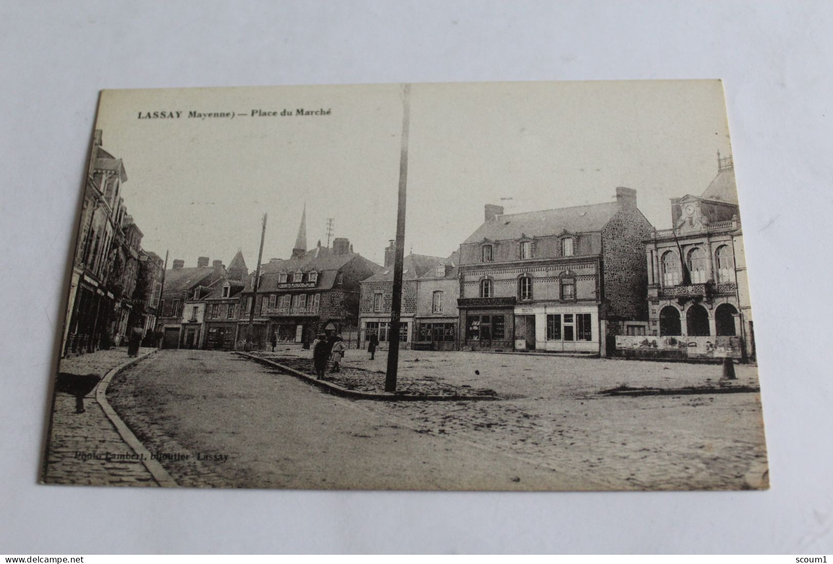 Lassay - Place Du Marché - Lassay Les Chateaux