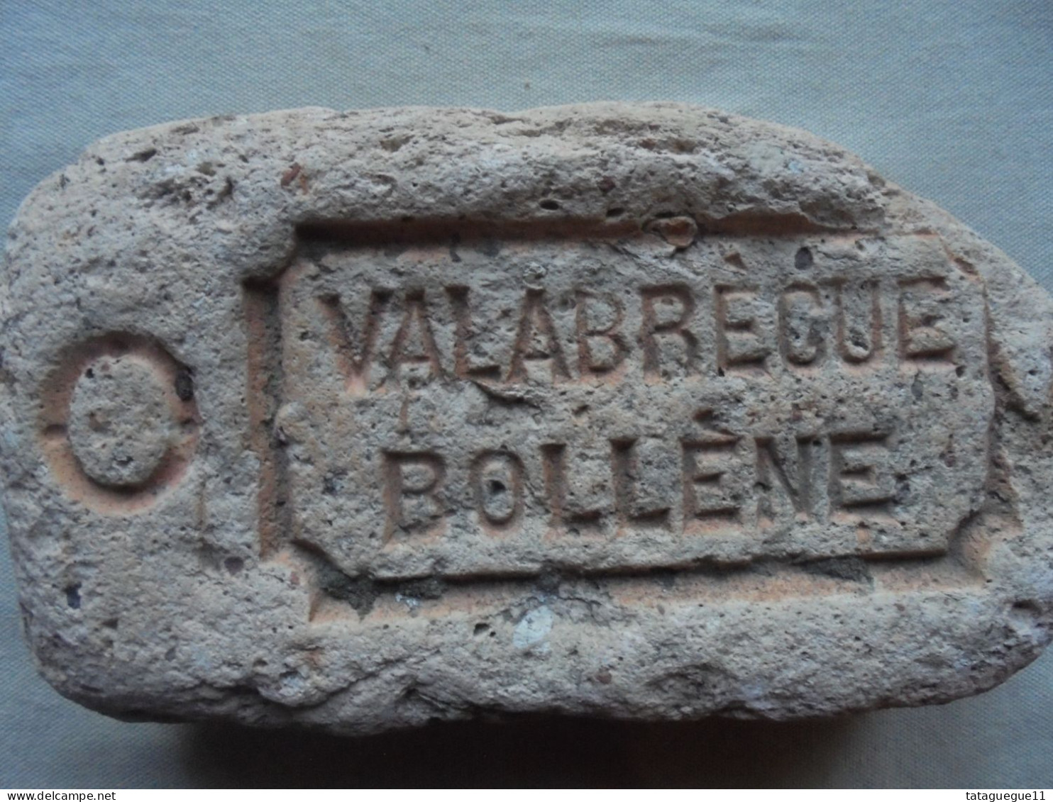 Ancien - Brique érodée par la rivière Valabrègue - Bollène