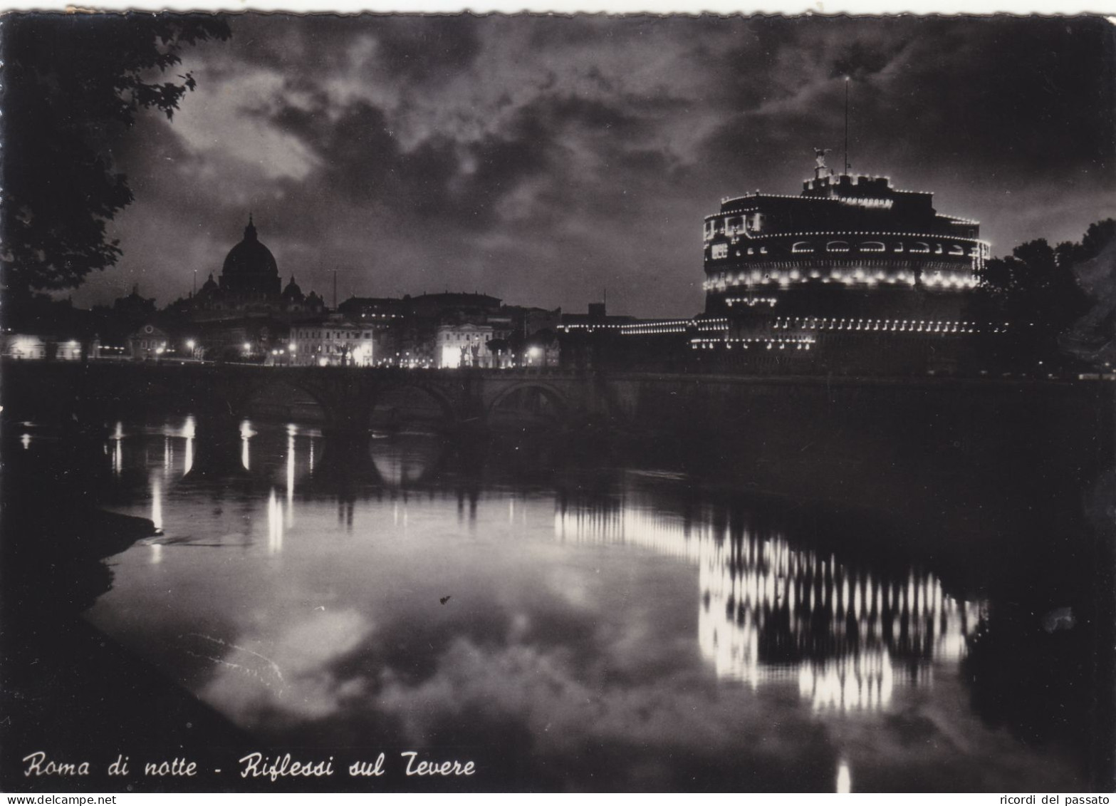 Cartolina Roma Di Notte - Riflessi Sul Tevere - Places & Squares