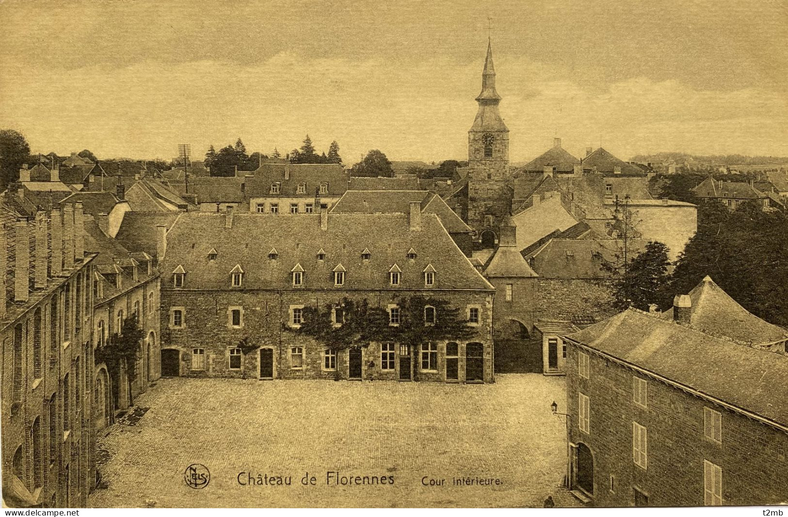 CPA Château De FLORENNES (Belgique, Province De Namur) - Cour Intérieure - Florennes