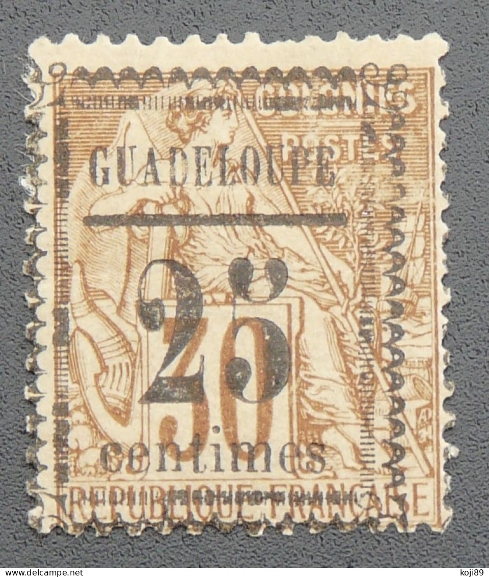 GUADELOUPE  -  N° 9  XI     -  Oblitéré   -   B  -  Variété - Other & Unclassified