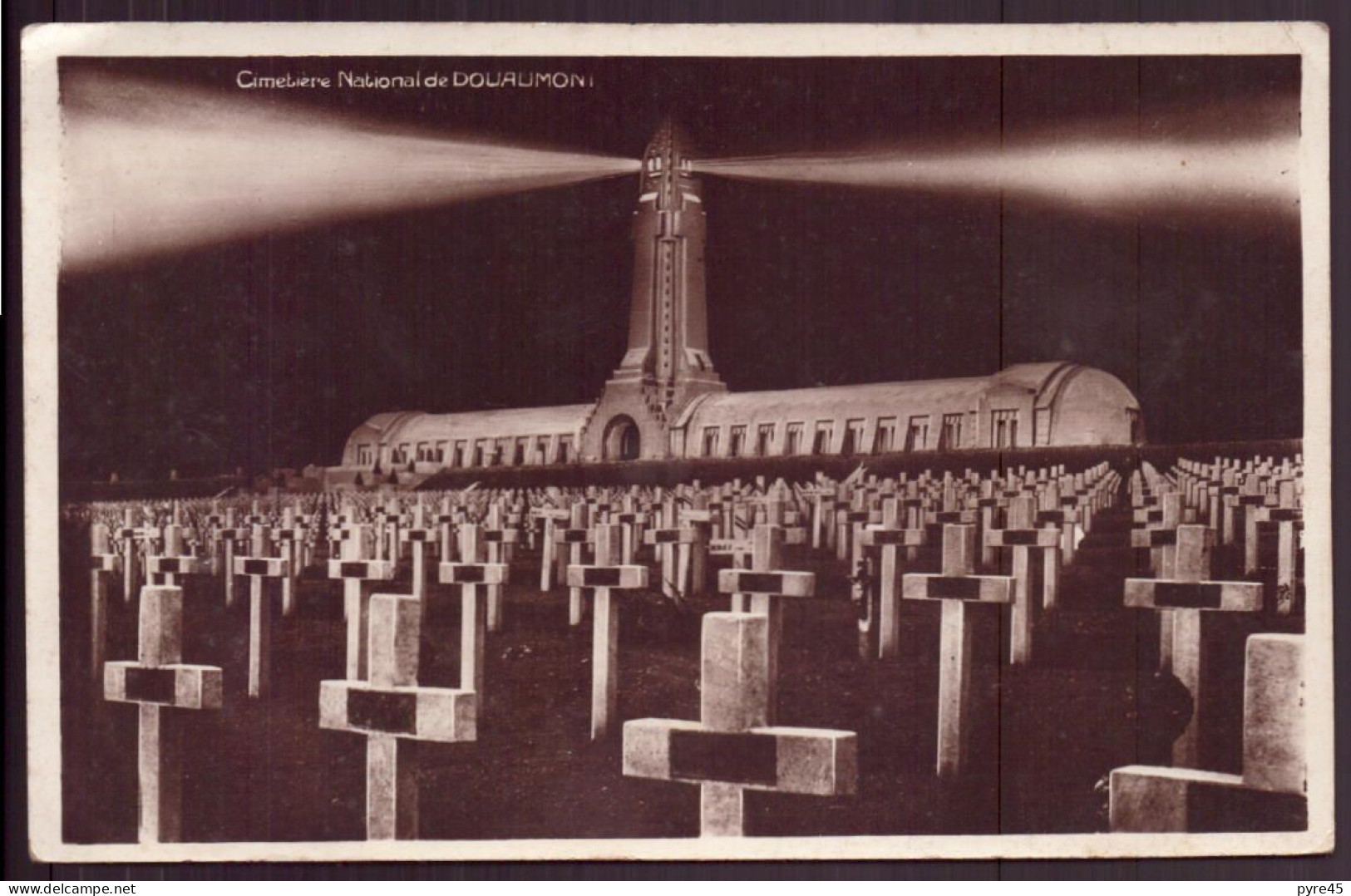 CIMETIERE NATIONAL DE DOUAUMONT - War Cemeteries