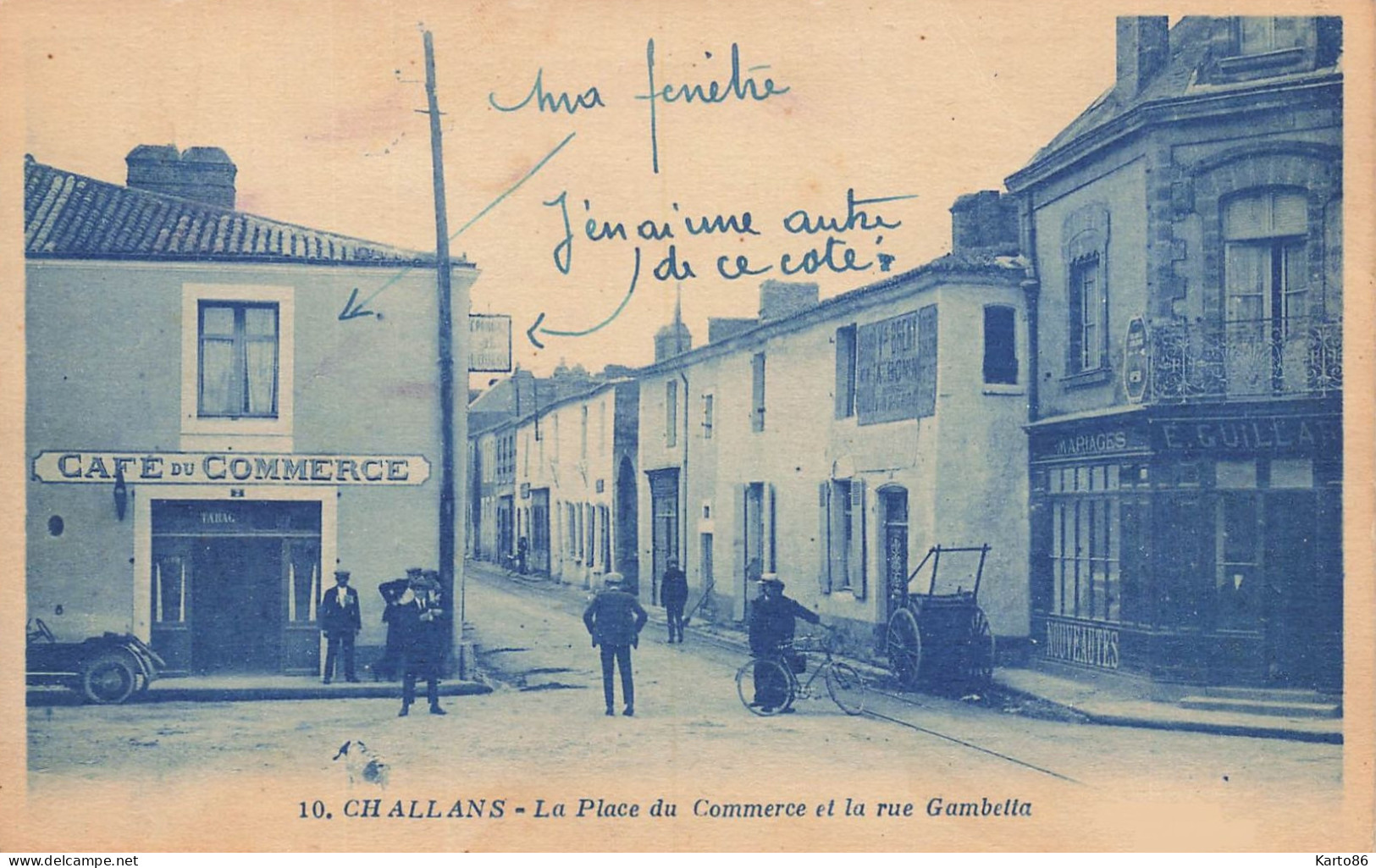 Challans * La Place Du Commerce Et La Rue Gambetta * Commerce Mariages E. GUILLARD * Café Du Commerce * Villageois - Challans