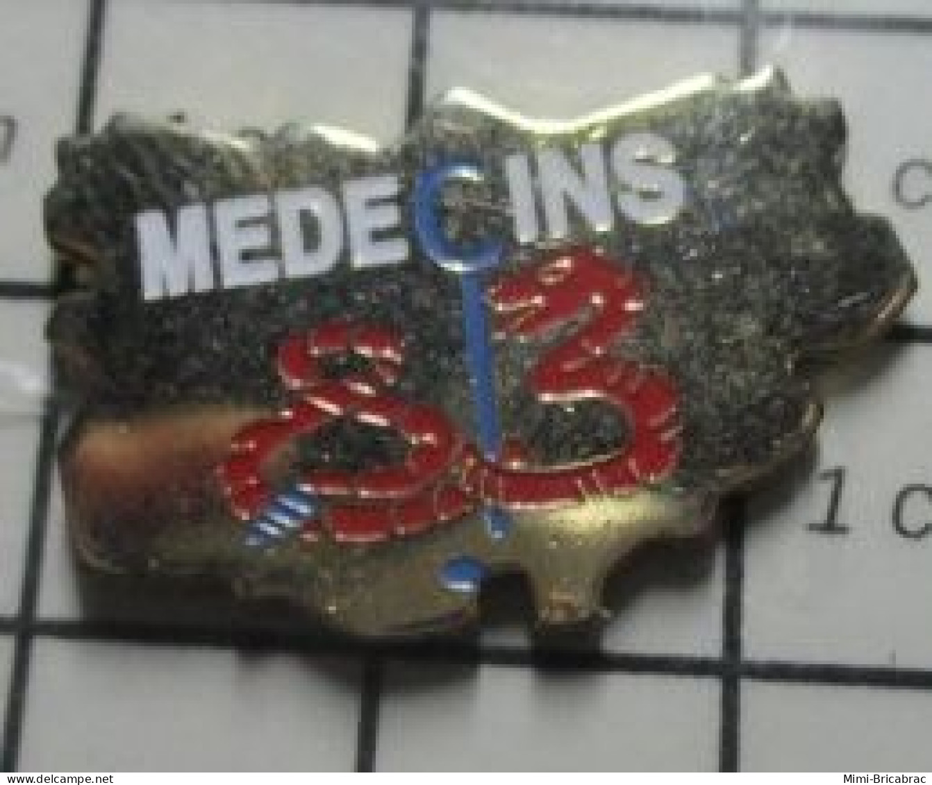 713K Pin's Pins / Beau Et Rare / THEME : MEDICAL / MEDECINS 83 VAR - Geneeskunde