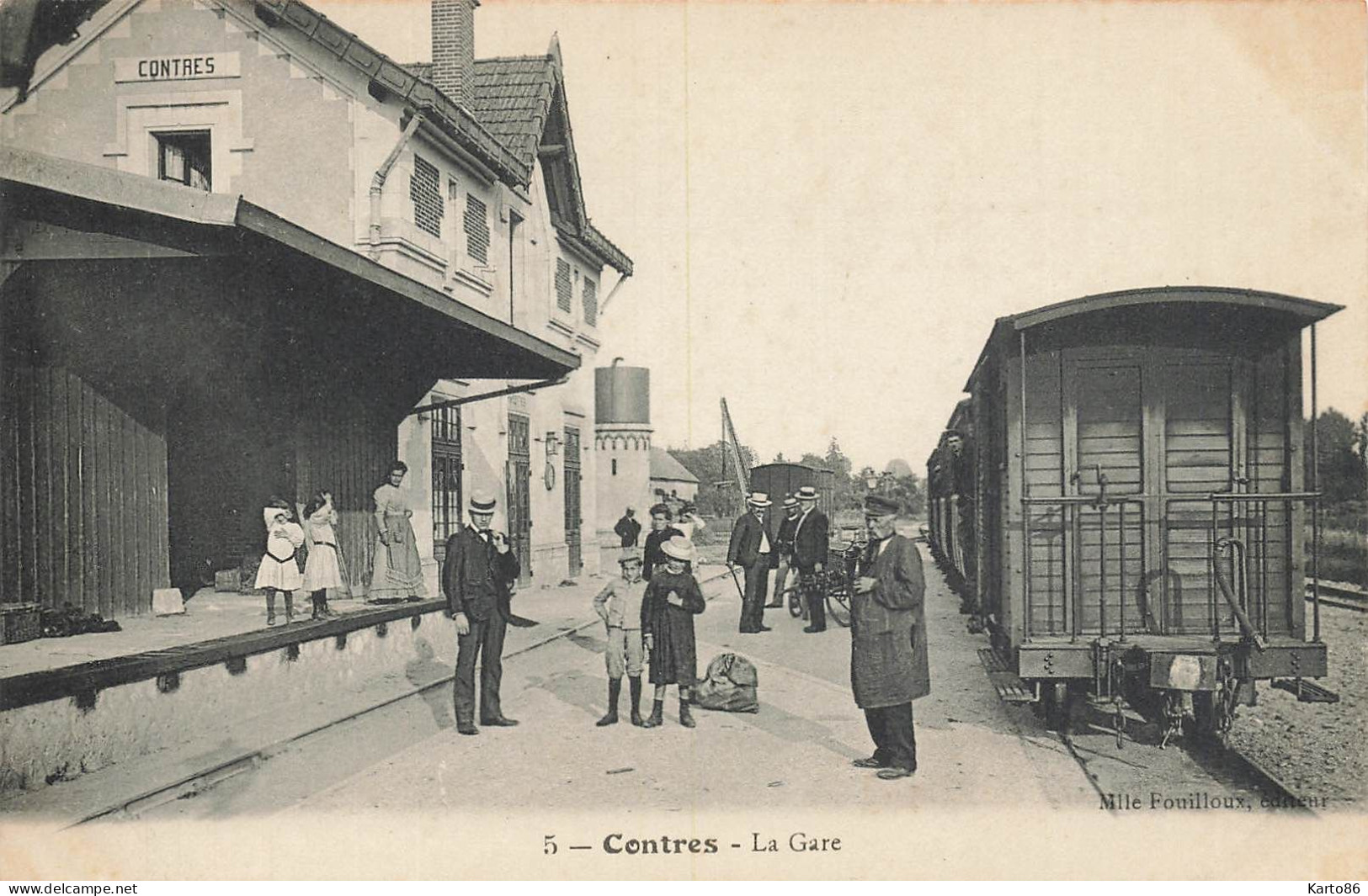 Contres * La Gare * Train Wagons Ligne Chemin De Fer Loir Et Cher * Villageois - Contres