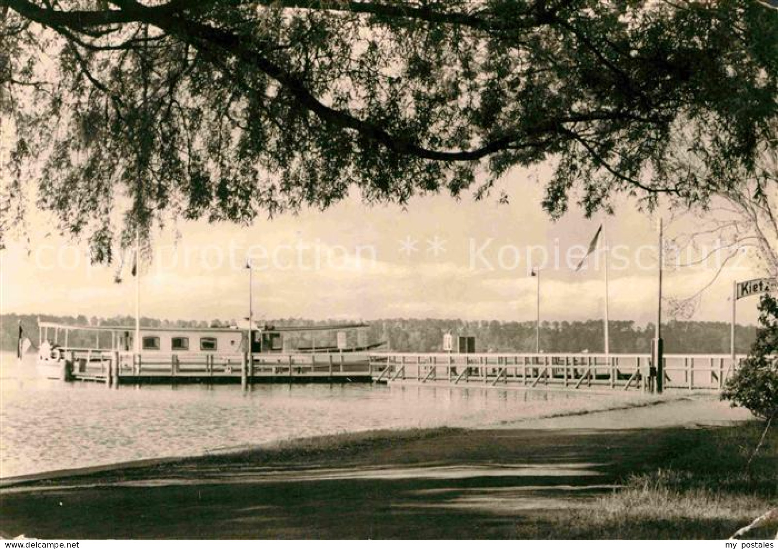 72728569 Waren Mueritz Kietz Bruecke Bootsanleger Promenade Mecklenburgische See - Waren (Müritz)