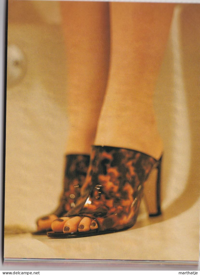 Postcardbook SHOES - 1998 - 28 IMAGES That Skip, Stride, And Strut Through SHOE HISTORY - Mode