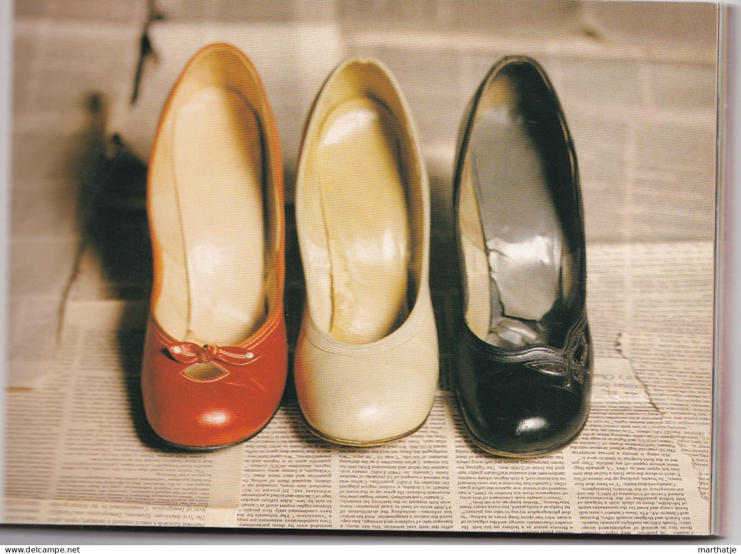 Postcardbook SHOES - 1998 - 28 IMAGES That Skip, Stride, And Strut Through SHOE HISTORY - Mode