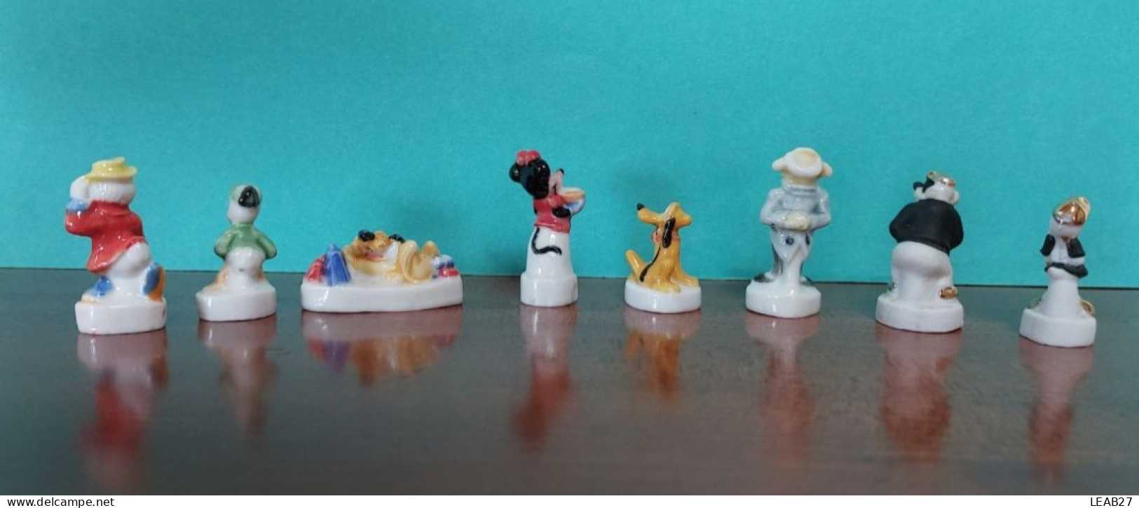 LOT DE 8 FEVES - PERSONNAGES DISNEY - Disney