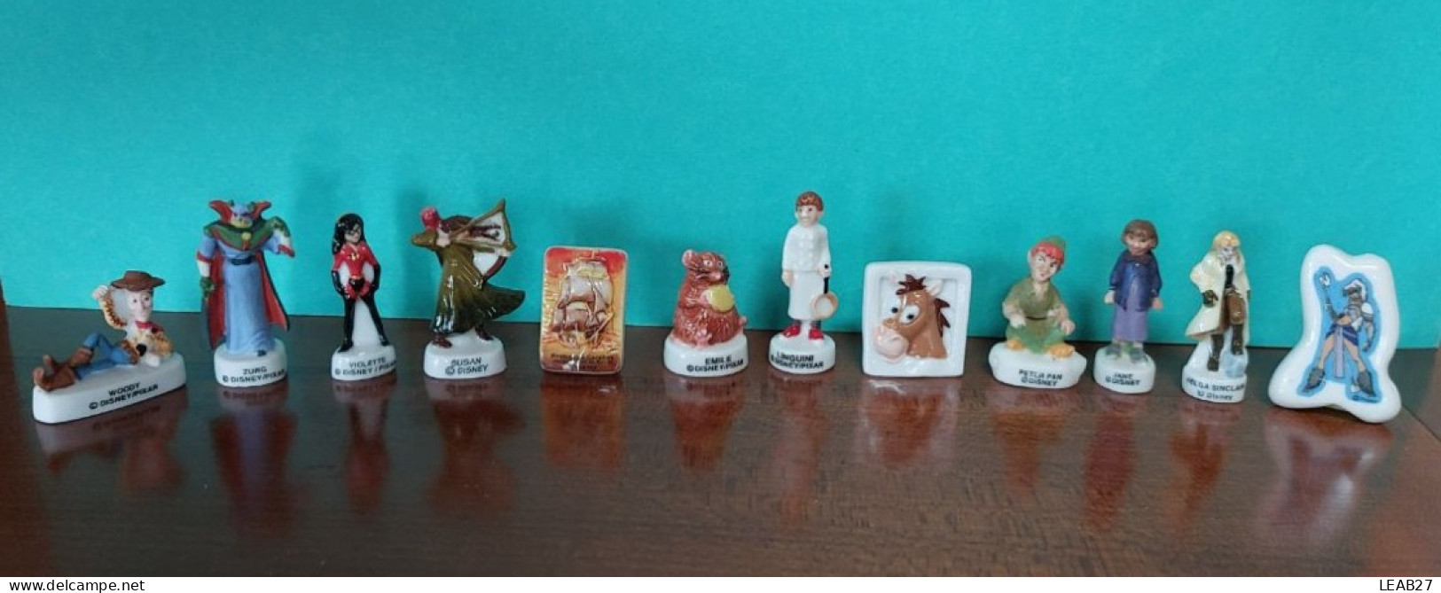 LOT DE 12 FEVES - PERSONNAGES DISNEY - Disney