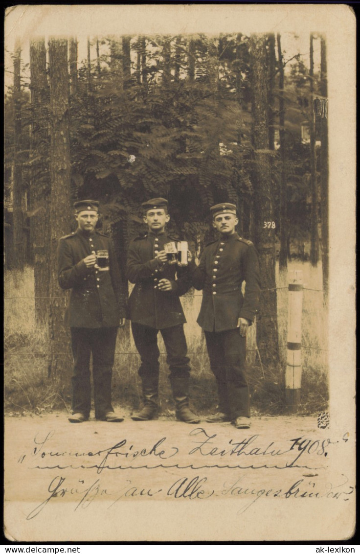 Ansichtskarte Zeithain Soldaten Mit Bier Militaria Vor Zaun 1908 - Zeithain