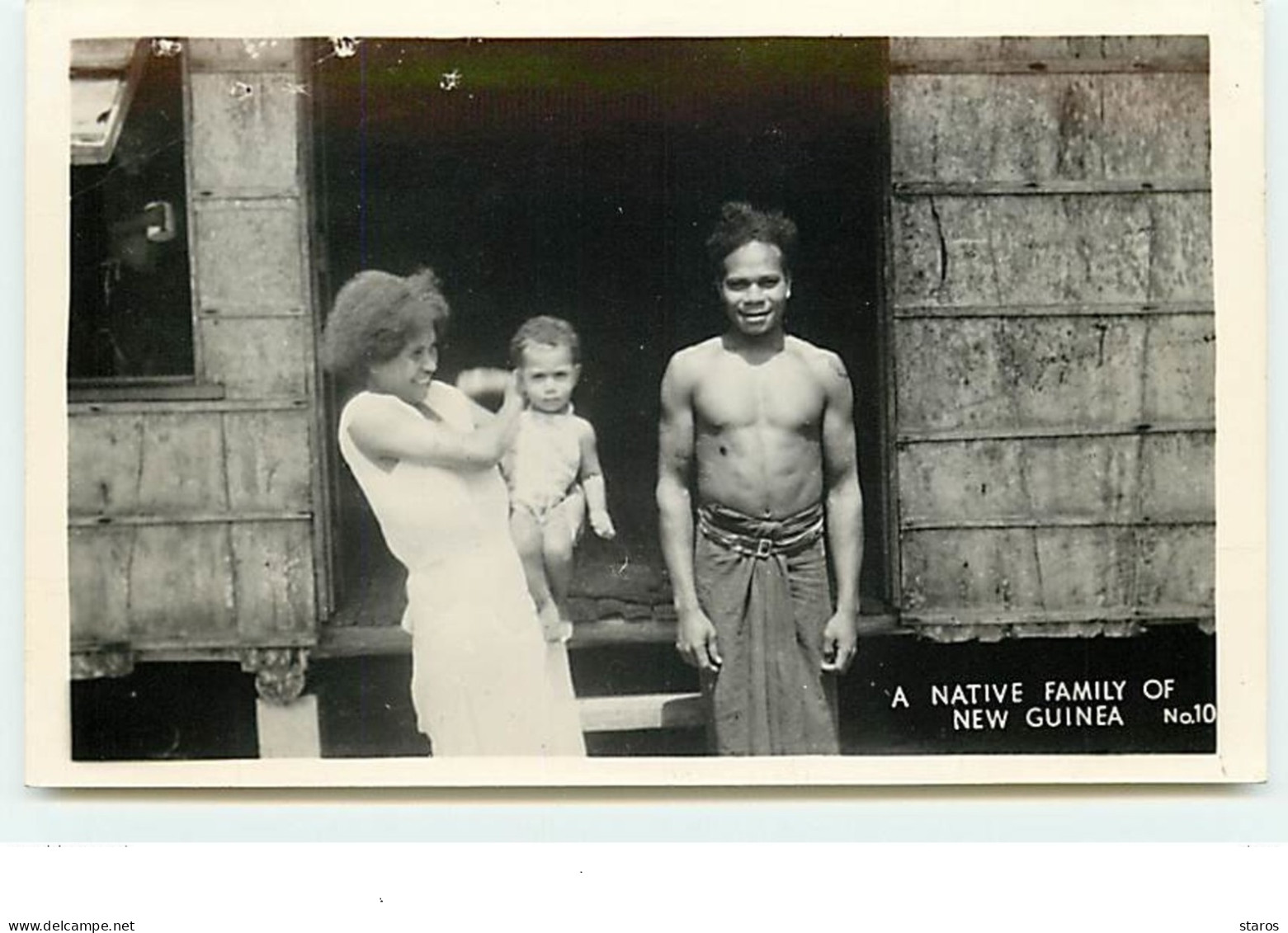 A Native Family Of New Guinea - Papoea-Nieuw-Guinea