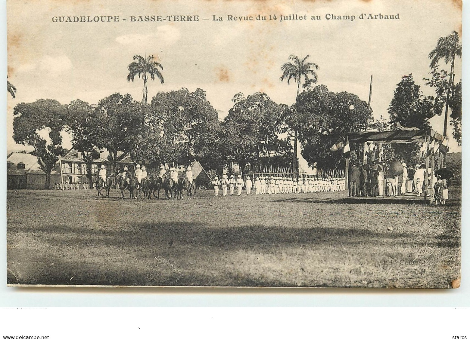 BASSE-TERRE - La Revue Du 14 Juillet Au Champ D'Arbaud - Basse Terre