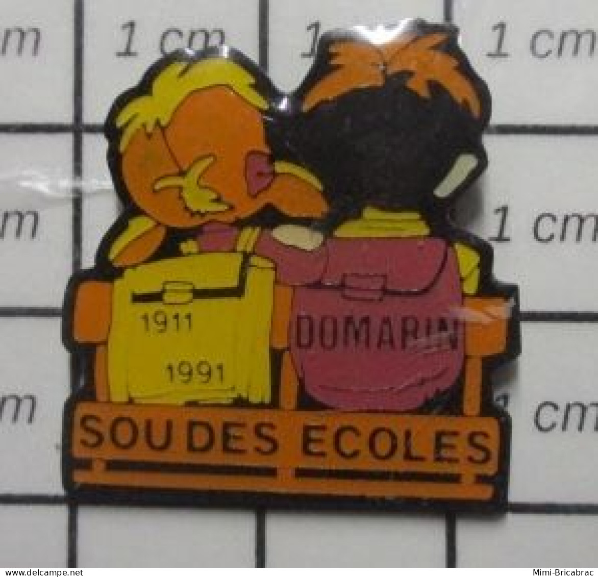 713K Pin's Pins / Beau Et Rare / ADMINISTRATIONS / SOU DES ECOLES ENFANTS DOMARIN 1911 1991 - Administrations