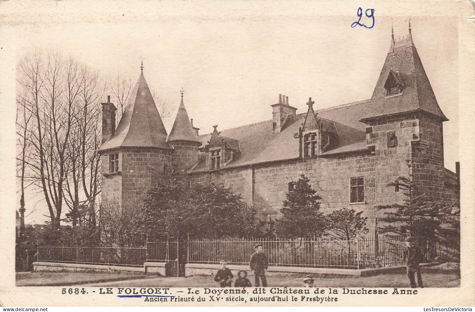 FRANCE - Le Folgoet - Vue Générale - Le Doyenné Dit Château De La Duchesse Anne - Animé - Carte Postale Ancienne - Le Folgoët
