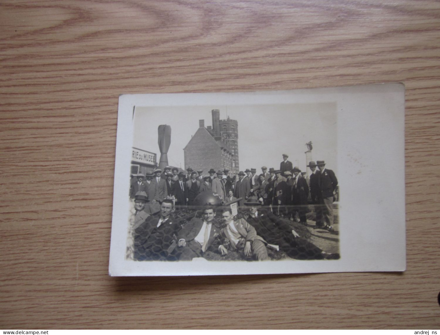 People In Front Of Some Factory Maybe France Du Musee - Hallen