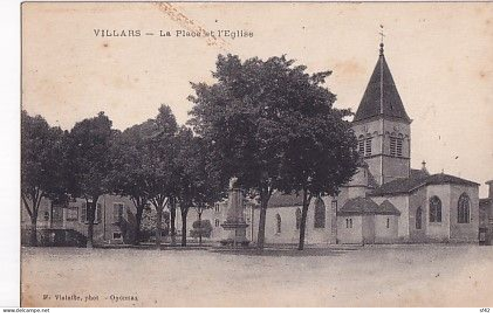 VILLARS LES DOMBES                 LA PLACE ET L EGLISE - Villars-les-Dombes