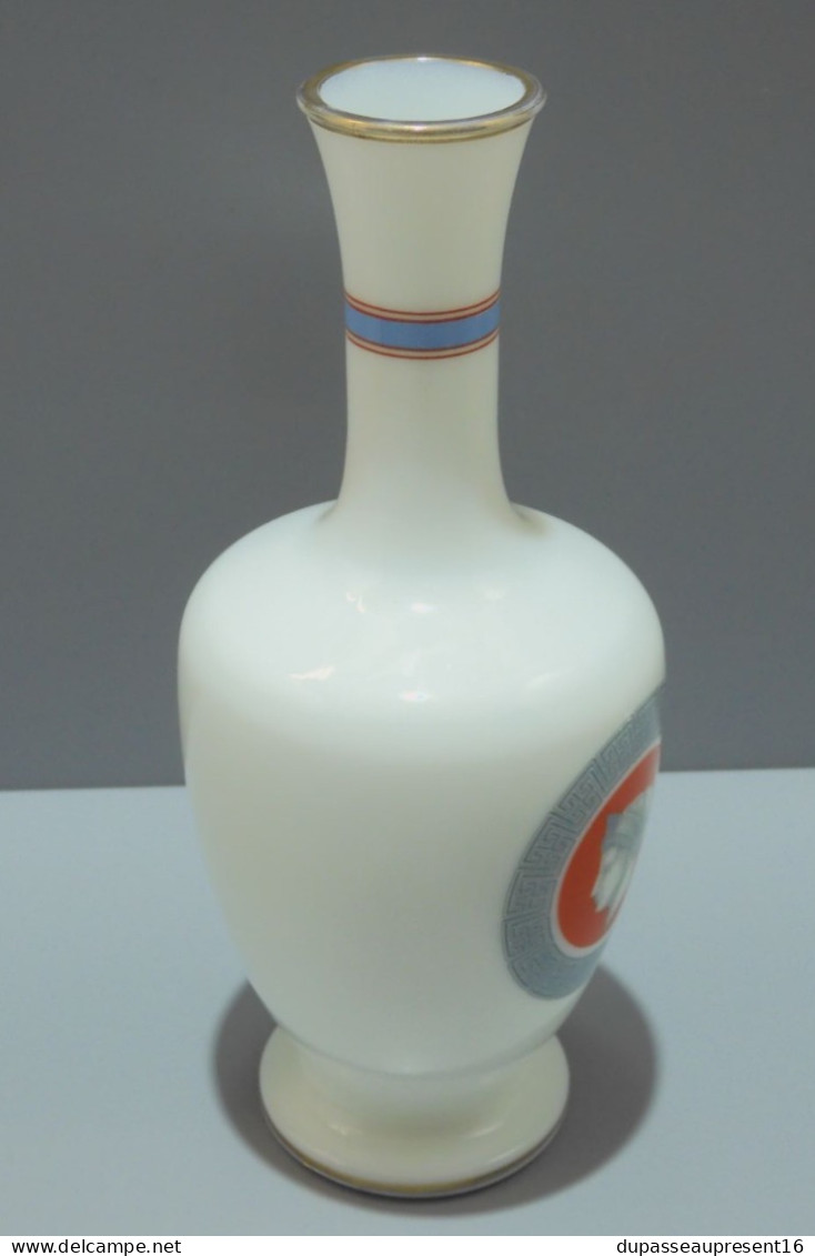 -BOUTEILLE CARAFE OPALINE PUBLICITE GRAND MARNIER Frises GRECQUES PROFILS      E - Spirits