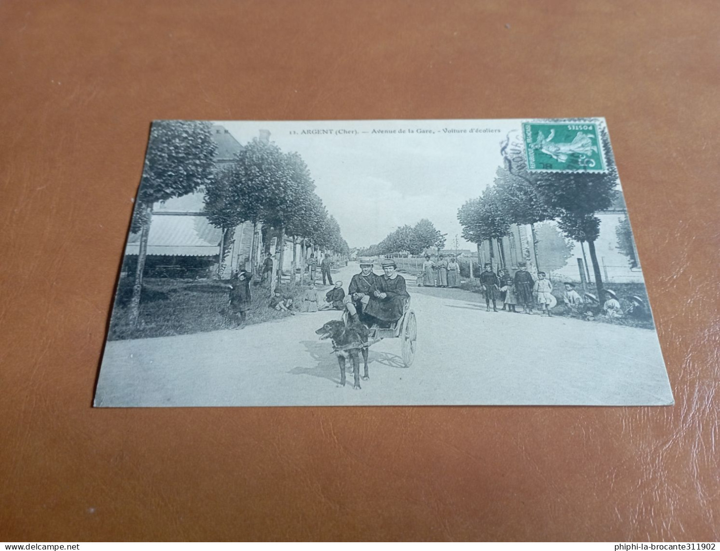 H10/295- Avenue De La Gare.Voiture D'écoliers (attelage De Chien) - Argent-sur-Sauldre