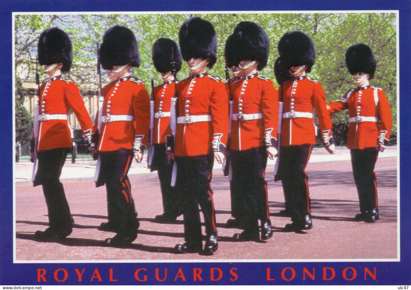 - LONDON . ROYAL GUARDS - - Buckingham Palace