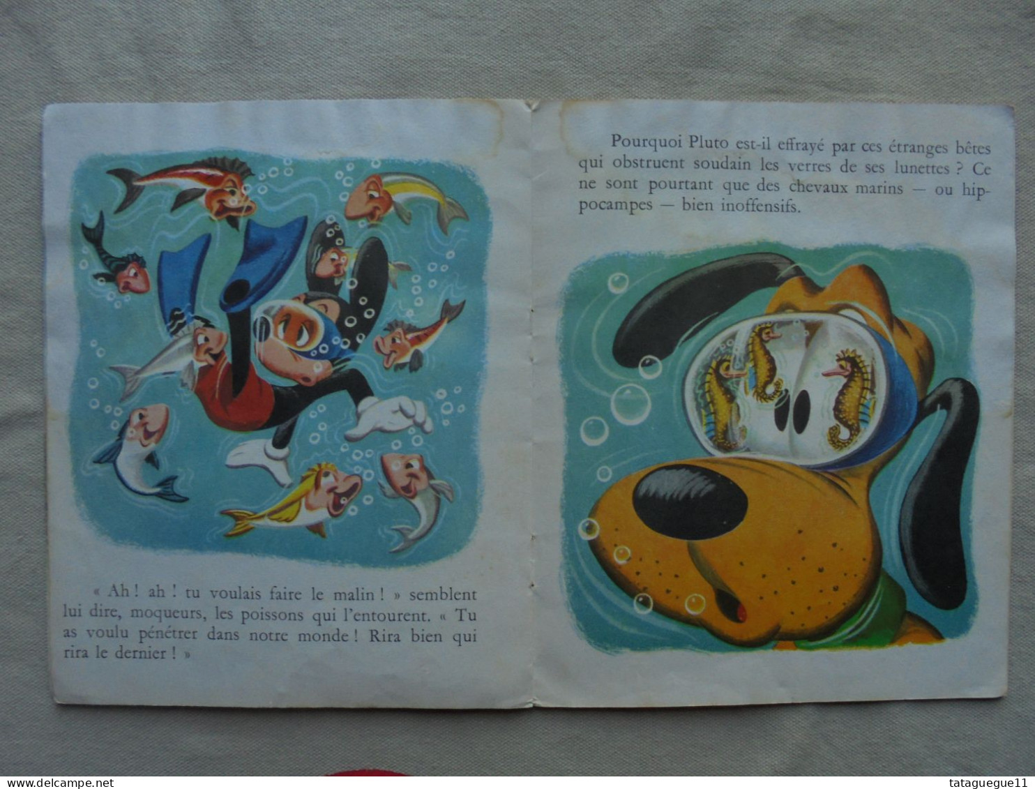 Ancien - Un Petit Livre d'Argent Mickey et Pluto chasseurs sous-marins 1963