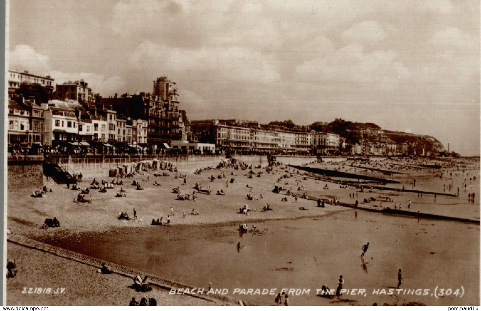 CPSM Beach And Parade From The Pier Hastings - Hastings