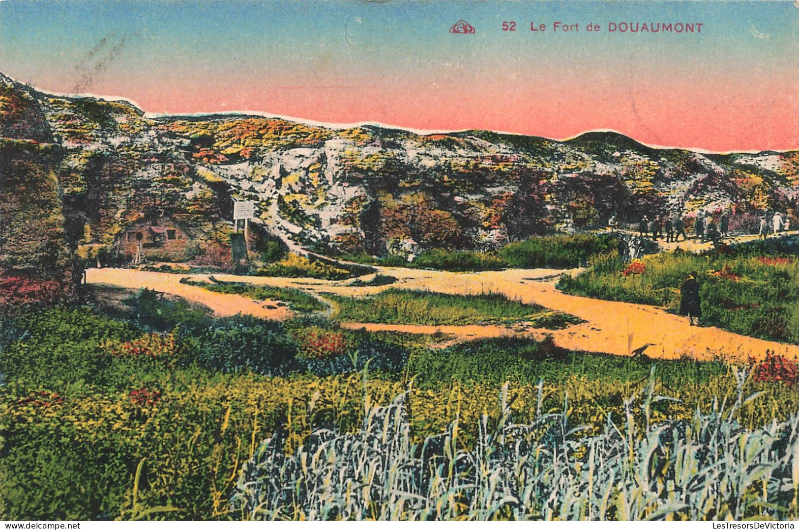 FRANCE - Le Fort De Douaumont - Touristes - Colorisé - Carte Postale Ancienne - Douaumont