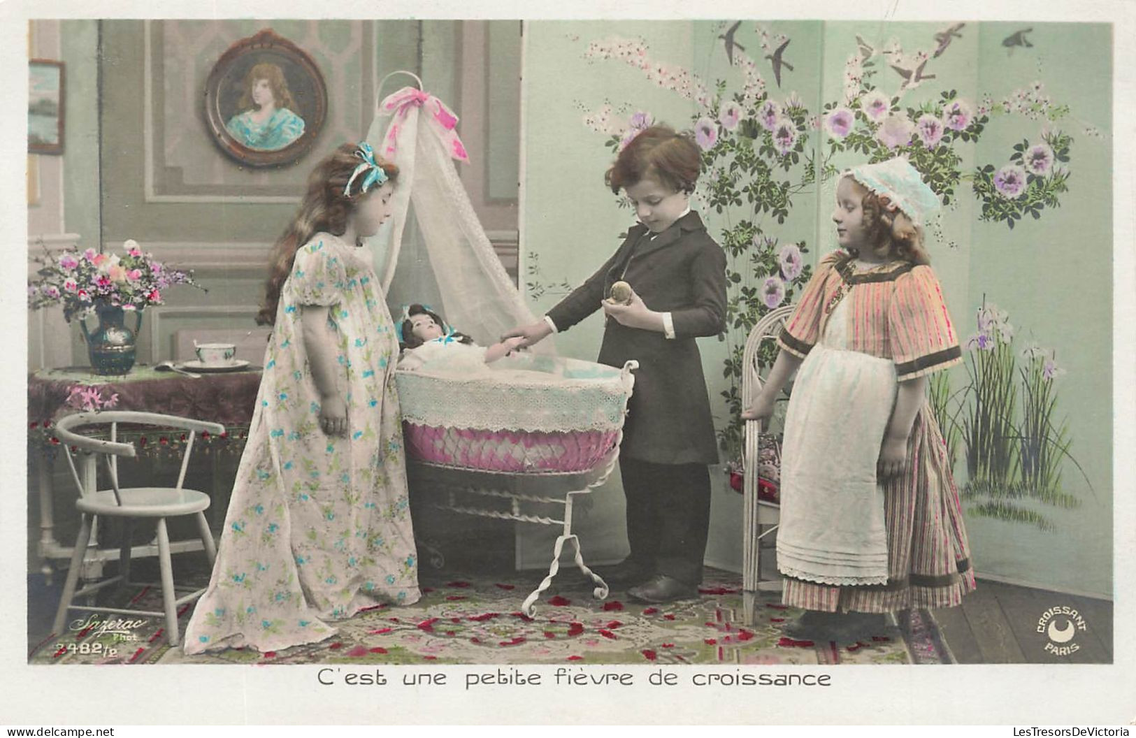 ENFANTS - Scène - C'est Une Petite Fièvre De Croissance - Poupée - Enfants Jouant Au Docteur - Carte Postale Ancienne - Taferelen En Landschappen