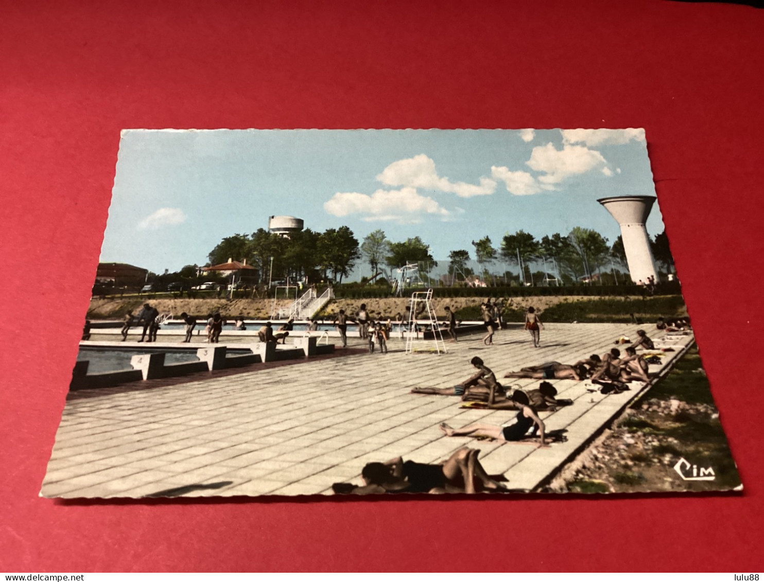 VILLARS LES DOMBES  LOT DE 2 CARTES. POSTALES. La Piscine. Architecte CHRETIEN - Villars-les-Dombes