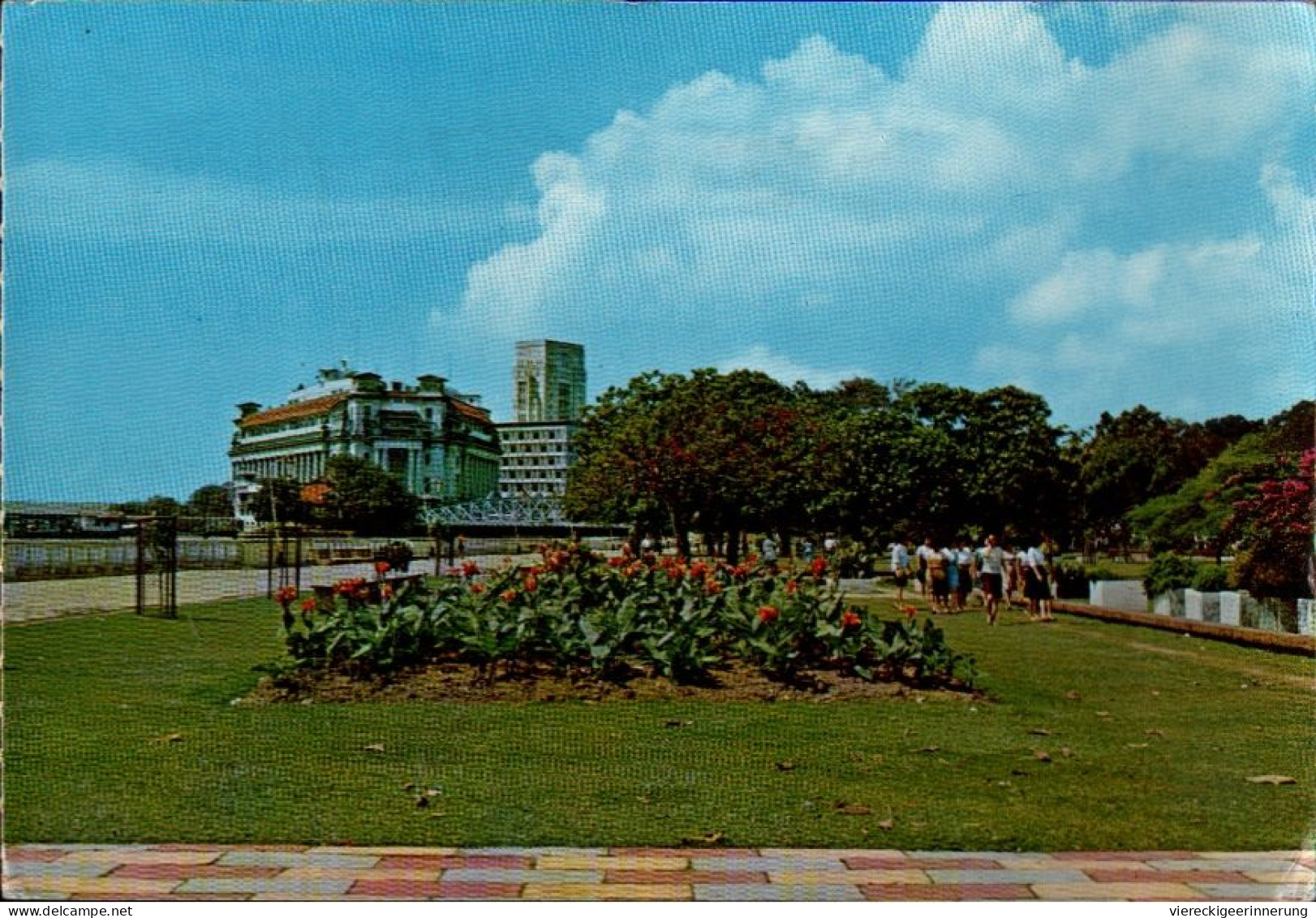 ! Moderne Ansichtskarte Aus Singapur, Singapore, 1973, Queen Elizabeth Walk - Singapour