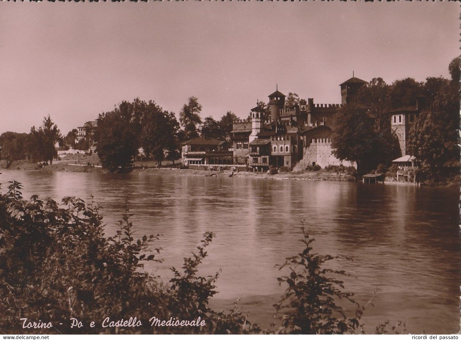 Cartolina Torino - Po E Castello Medioevale - Fiume Po