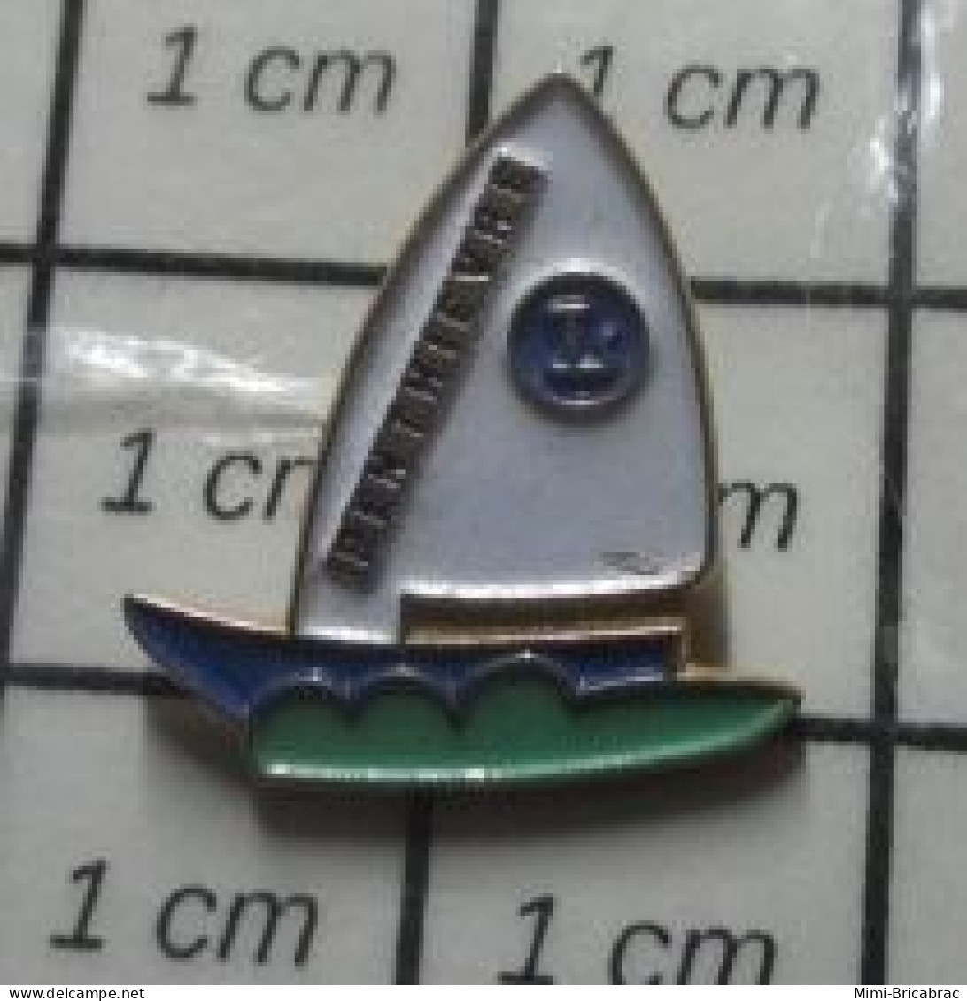 410b Pin's Pins / Beau Et Rare / BATEAUX / VOILe VOILIER PENTHIeVRE - Bateaux