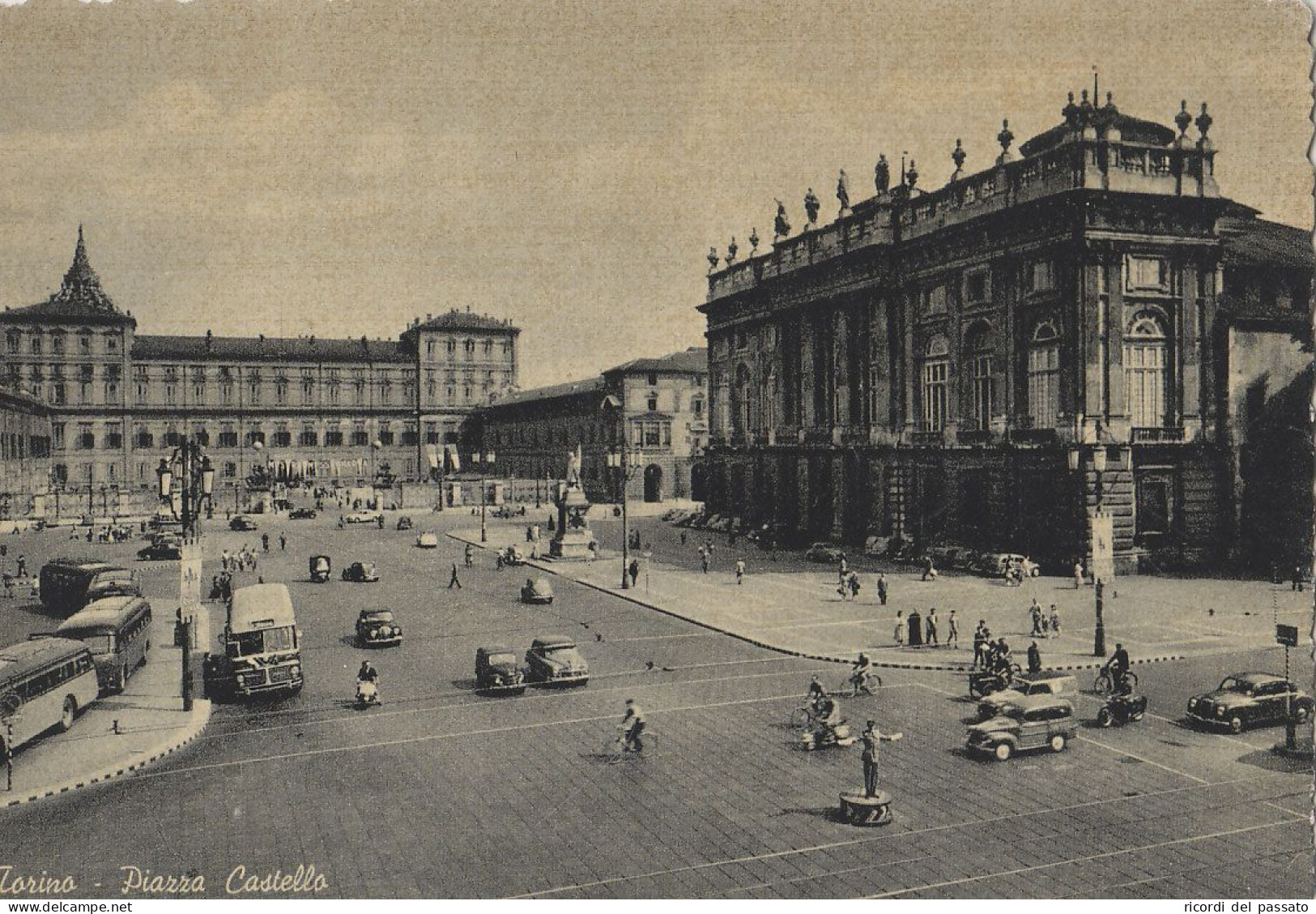 Cartolina Torino - Piazza Castello - Plaatsen & Squares