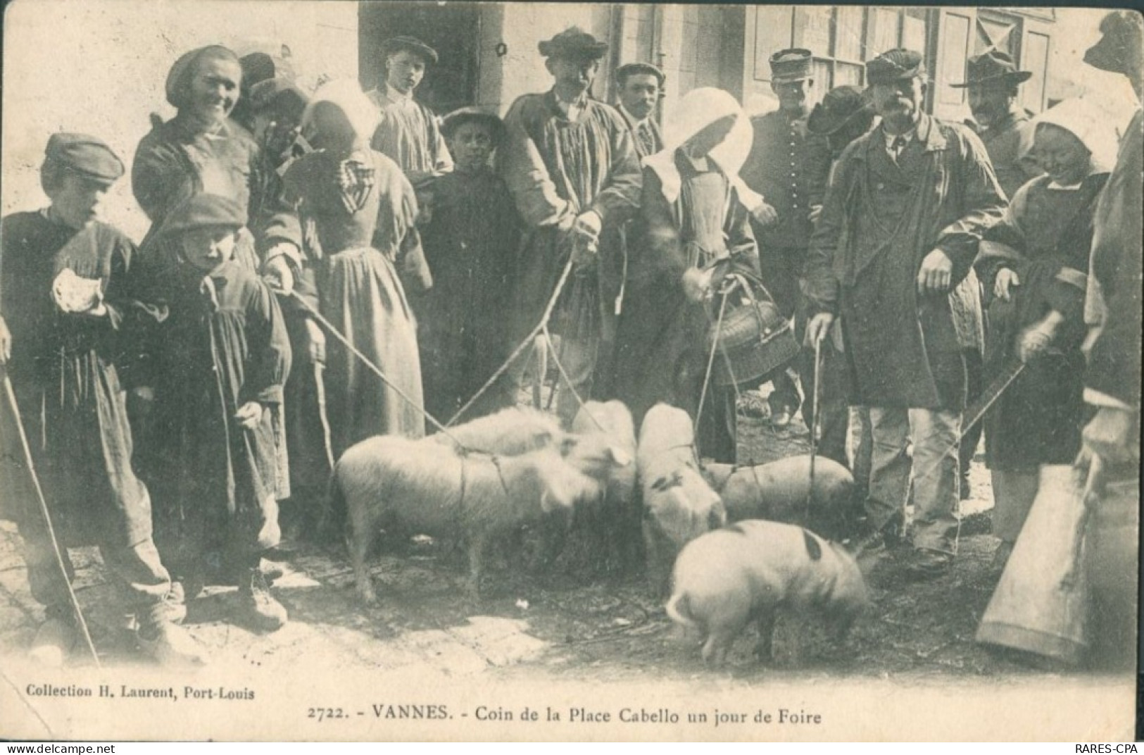 56 VANNES - COIN DE LA PLACE CABELLO UN JOUR DE FOIRE - Vannes