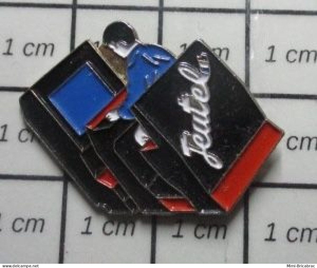 411G Pin's Pins / Beau Et Rare / JEUX / JEU D'ARCADES JEUTEL - Jeux